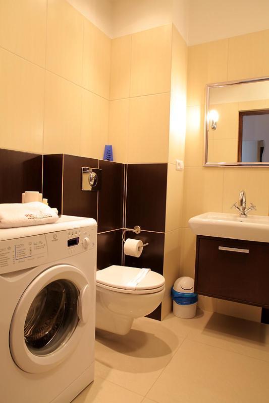 P&O Serviced Apartments Gdanski Station วอร์ซอ ภายนอก รูปภาพ